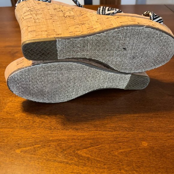 Toms Sienna Aztec strappy wedge corkwood sandals 9.5 black white - Picture 9 of 13